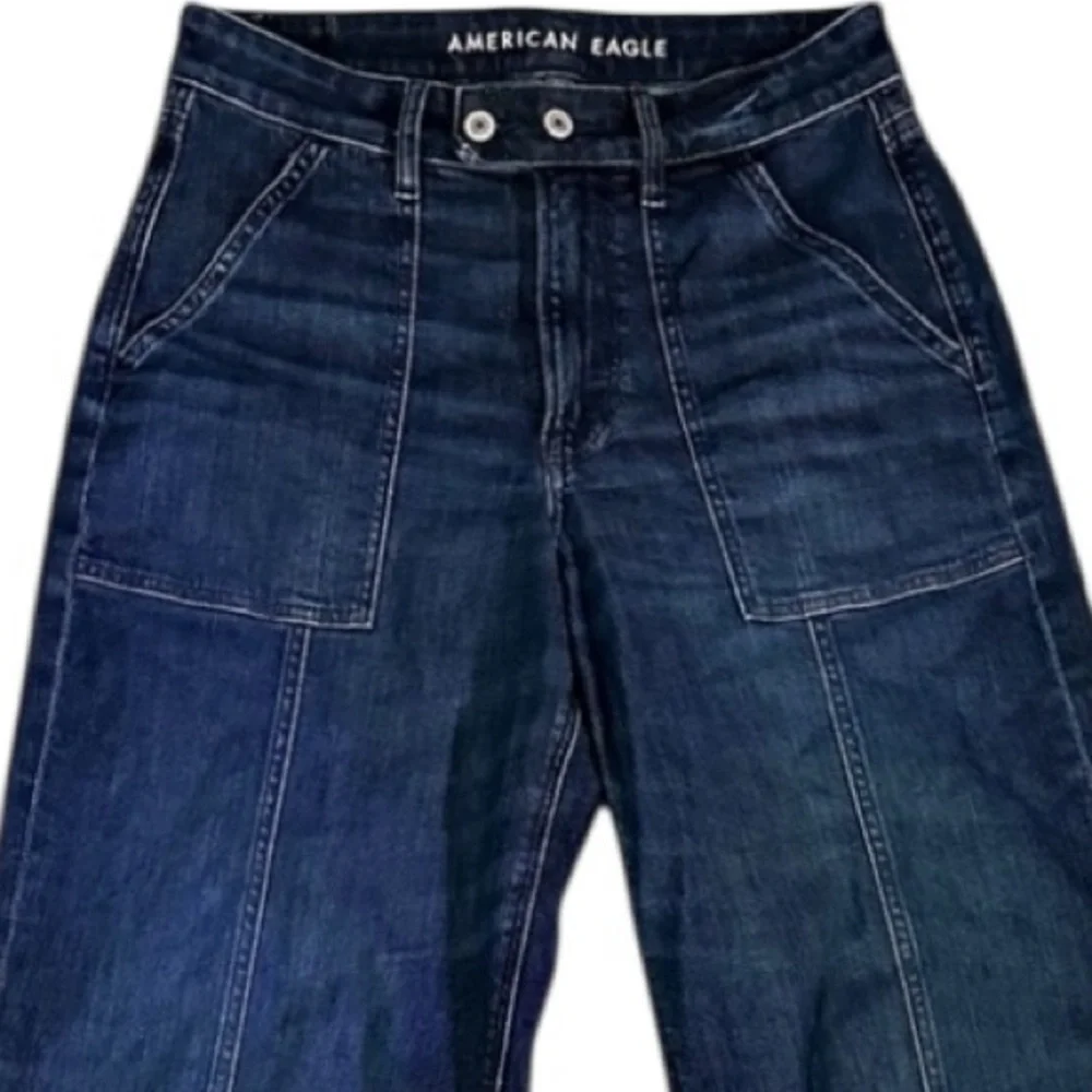 American Eagle Outfitters size 6 blue wash Super high -Rise Baggy wide leg - Picture 2 of 12